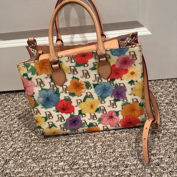 Dooney & Bourke Leather Hibiscus Floral Janine Handbag, fine condition - Picture 2 of 11